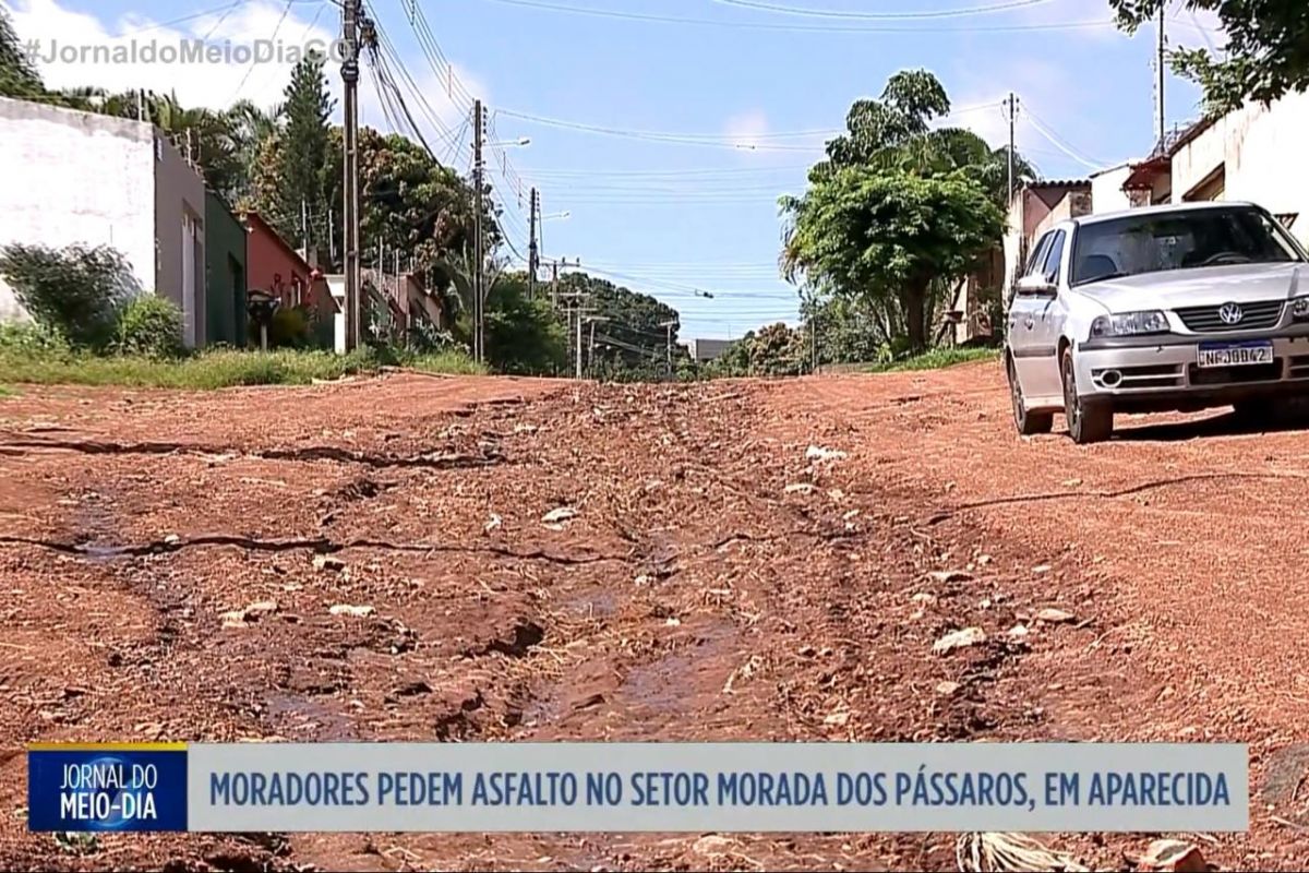 Moradores do Setor Morada dos Pássaros reclamam da falta de asfalto